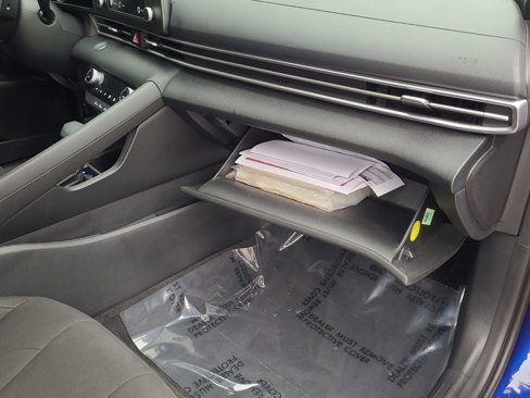 Used 2023 Hyundai Elantra SEL image 18
