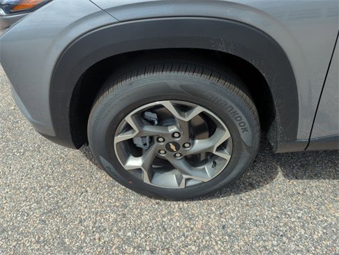 New 2025 Chevrolet Trax LT w/ Driver Confidence Package image 31
