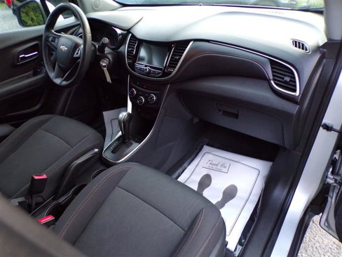 Used 2017 Chevrolet Trax LT image 24