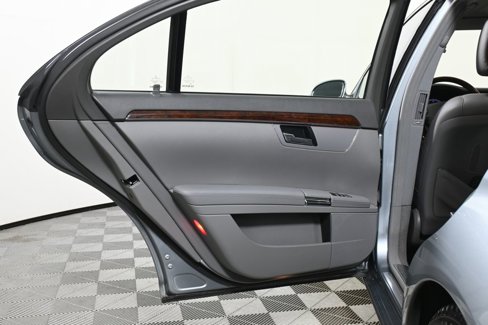 Used 2008 Mercedes-Benz S 550 4MATIC image 32