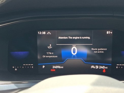 Certified 2022 Volkswagen Taos SE w/ Panoramic Sunroof Package image 25