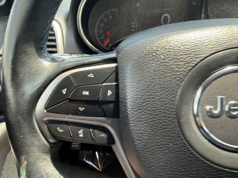 Used 2019 Jeep Grand Cherokee Laredo image 15