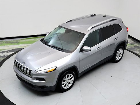 Used 2017 Jeep Cherokee Latitude image 32
