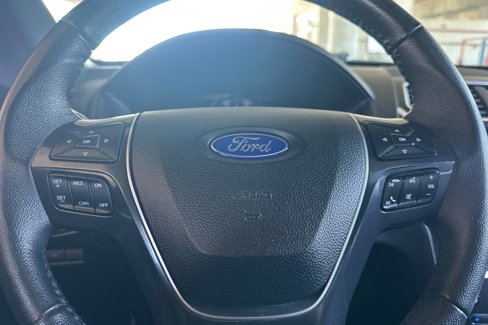 Used 2019 Ford Explorer Limited w/ Class III Trailer Tow Package image 16
