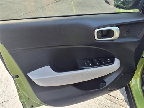 Used 2022 Hyundai Venue SEL image 10