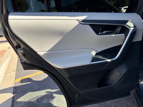 Used 2019 Toyota RAV4 XLE image 34