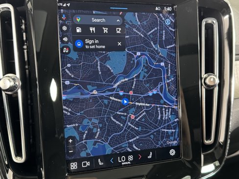 Certified 2024 Volvo XC40 B5 Plus image 25