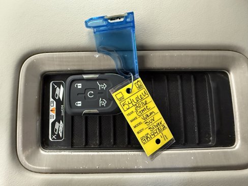 Used 2016 GMC Yukon XL Denali w/ Open Road Package image 37
