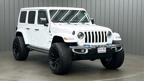 Used 2023 Jeep Wrangler Unlimited Sahara w/ Dual Top Group image 7