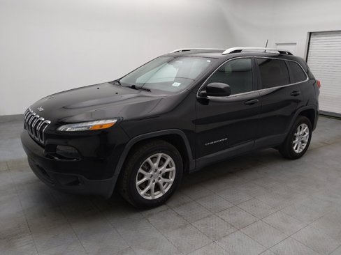 Used 2018 Jeep Cherokee Latitude image 2