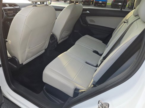 Used 2020 Volkswagen Tiguan SE R-Line image 19