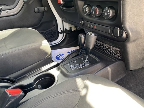 Used 2015 Jeep Wrangler Unlimited Sport image 31