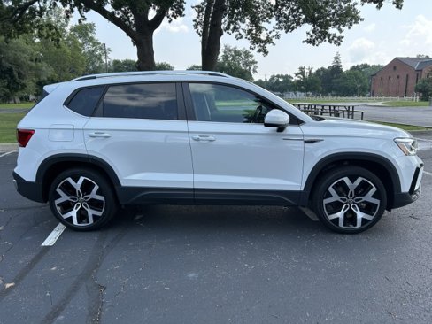 Used 2022 Volkswagen Taos SEL image 8