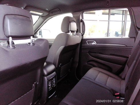 Used 2019 Jeep Grand Cherokee Laredo image 15