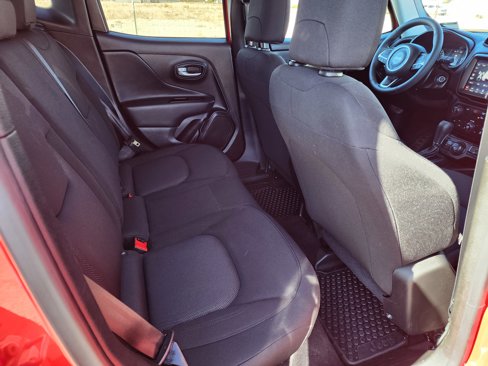 Used 2023 Jeep Renegade Latitude image 13