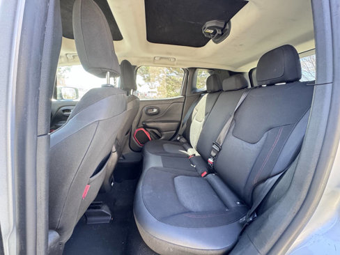 Used 2017 Jeep Renegade Trailhawk image 19