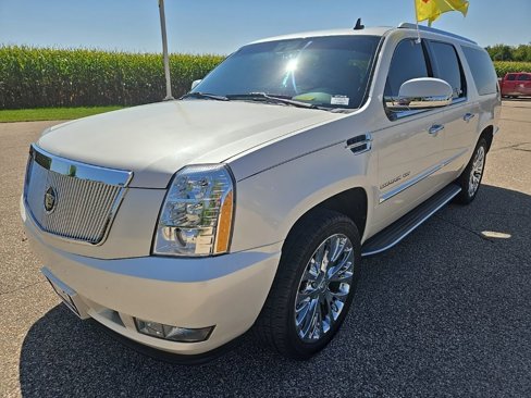 Used 2012 Cadillac Escalade ESV Luxury image 12
