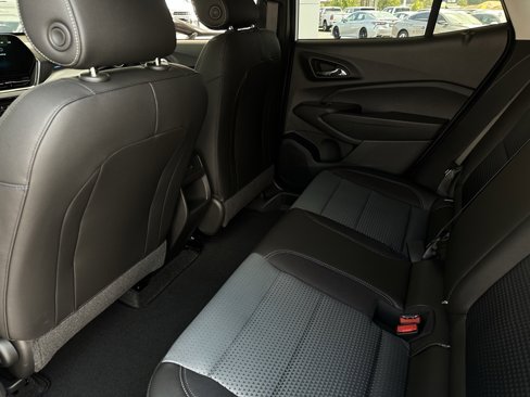 New 2025 Chevrolet Trax LT w/ Driver Confidence Package image 14