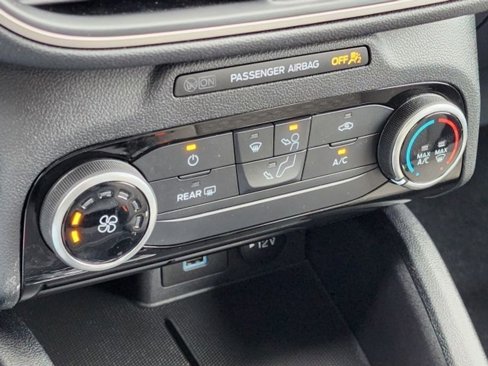 Used 2022 Ford Escape SE w/ SE Sport Appearance Package image 22