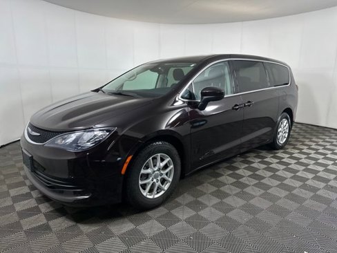 Used 2017 Chrysler Pacifica Touring image 7