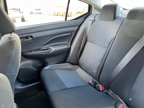 Used 2023 Nissan Versa SV image 39