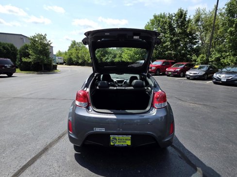 Used 2013 Hyundai Veloster w/ Style Pkg image 28