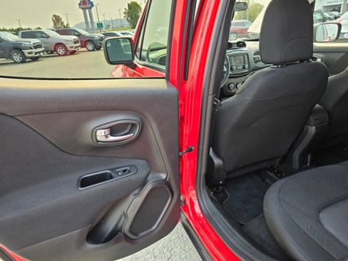 Used 2020 Jeep Renegade Sport w/ Sport Appearance Group image 22
