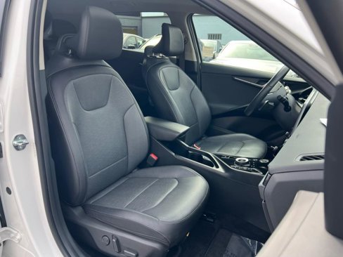 Used 2023 Kia Niro Wave image 31