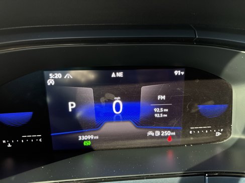 Used 2022 Volkswagen Taos SE image 31