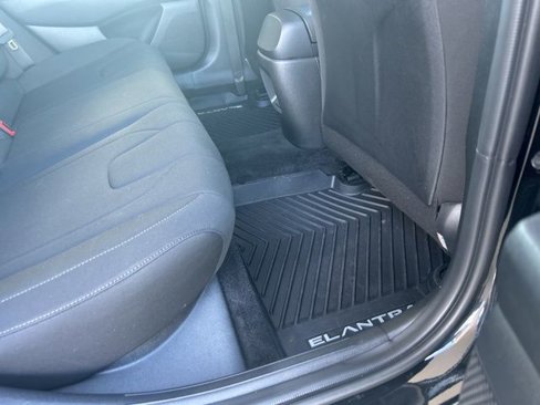 Used 2024 Hyundai Elantra SEL image 31