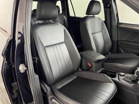 Used 2024 Volkswagen Tiguan SE R-Line image 24