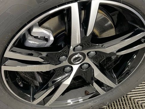 New 2025 Volvo XC40 B5 Core w/ Climate Package image 57