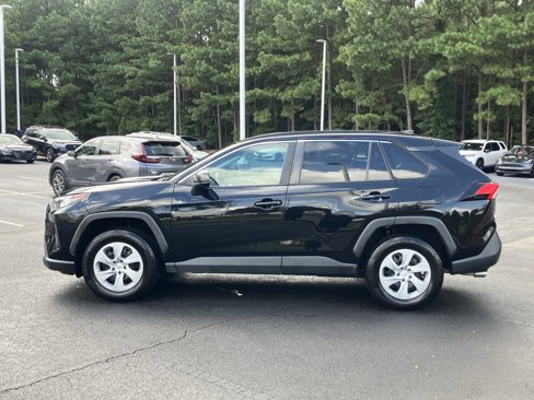 Used 2021 Toyota RAV4 LE image 7