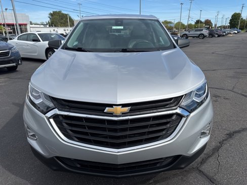 Used 2021 Chevrolet Equinox LS w/ LS Convenience Package image 2