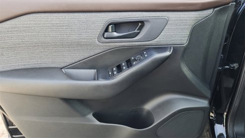 Certified 2023 Nissan Rogue S image 20