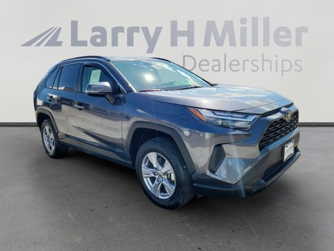 Used 2025 Toyota RAV4 XLE image 7