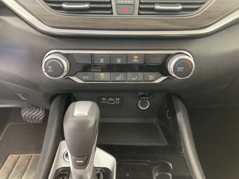 Used 2024 Nissan Altima 2.5 SV image 8