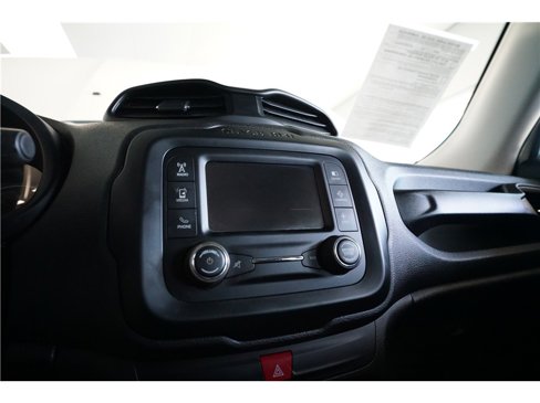 Used 2017 Jeep Renegade Latitude image 20
