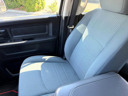 Used 2016 RAM 2500 Tradesman w/ Chrome Appearance Group image 22
