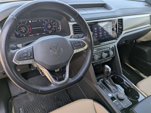 Used 2022 Volkswagen Atlas Cross Sport SEL R-Line image 11