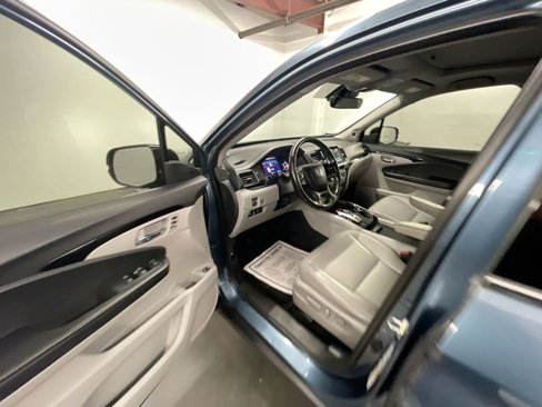 Used 2021 Honda Pilot Touring image 10