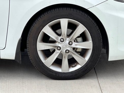 Used 2013 Hyundai Accent GLS w/ Premium Pkg image 5