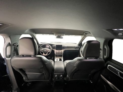 Used 2021 Ford Explorer XLT w/ Equipment Group 202A image 18