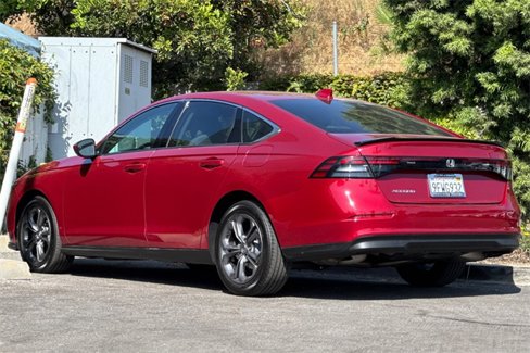 Certified 2023 Honda Accord EX image 6