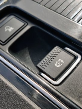 Used 2018 Jaguar F-PACE Prestige image 32