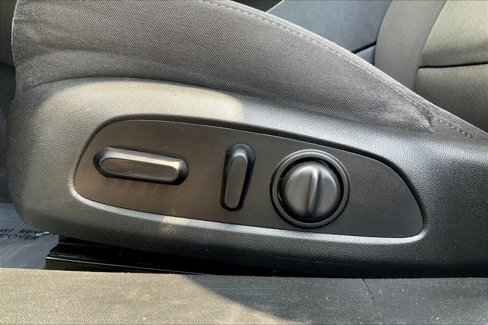Used 2021 Chevrolet Malibu LT image 35