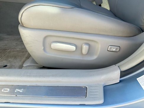Used 2012 Toyota Avalon image 21