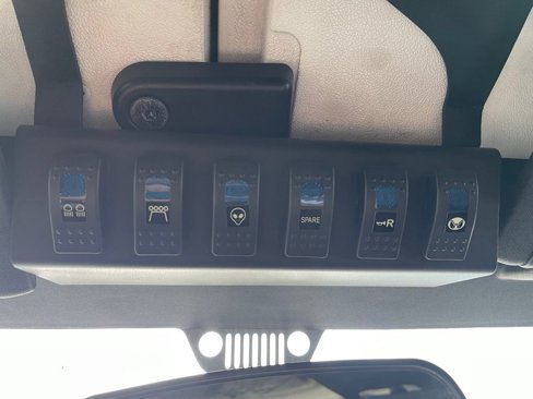 Used 2012 Jeep Wrangler Unlimited Rubicon w/ Connectivity Group image 13
