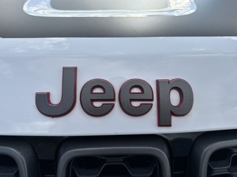 Used 2020 Jeep Grand Cherokee Trailhawk image 32