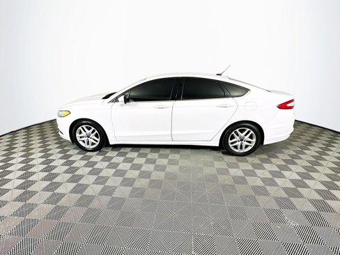 Used 2016 Ford Fusion SE image 5